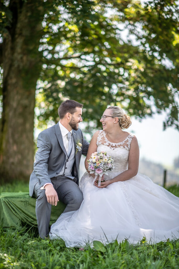 Hochzeit Obwalden Hochzeitsfotograf Zentralschweiz Hochzeitspaar Braut Bräutigam Landenberg Sarnen