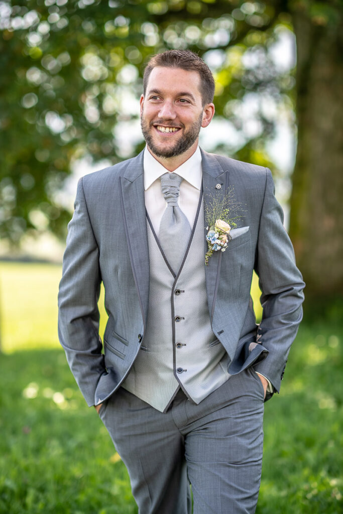 Hochzeit Obwalden Hochzeitsfotograf Zentralschweiz Hochzeitspaar Braut Bräutigam Landenberg Sarnen