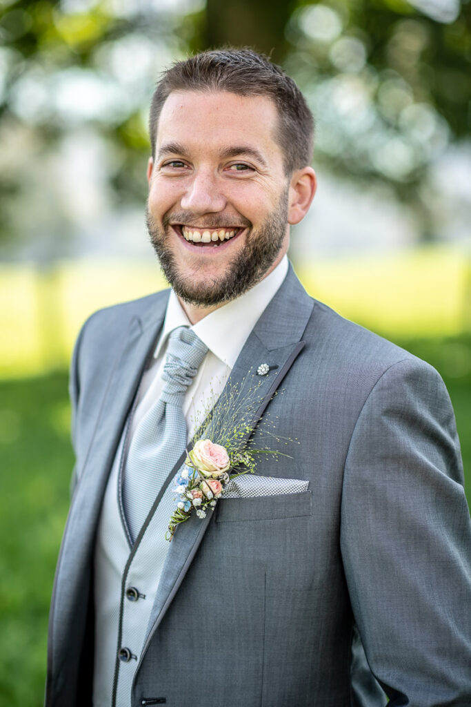 Hochzeit Obwalden Hochzeitsfotograf Zentralschweiz Hochzeitspaar Braut Bräutigam Landenberg Sarnen