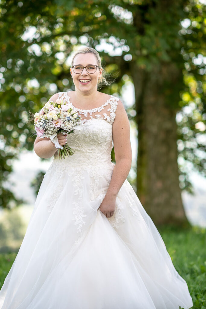 Hochzeit Obwalden Hochzeitsfotograf Zentralschweiz Hochzeitspaar Braut Bräutigam Landenberg Sarnen