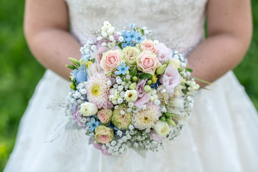 Hochzeit Obwalden Hochzeitsfotograf Zentralschweiz Hochzeitspaar Braut Bräutigam Landenberg Sarnen
