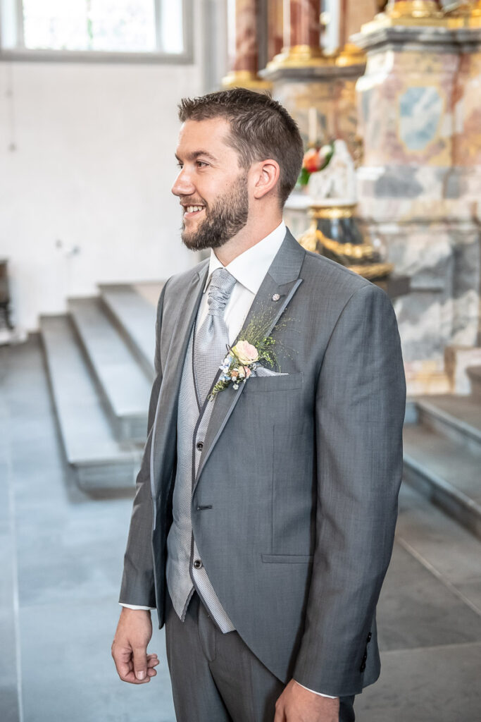 Hochzeit Obwalden Hochzeitsfotograf Zentralschweiz Hochzeitspaar Braut Bräutigam Landenberg Sarnen