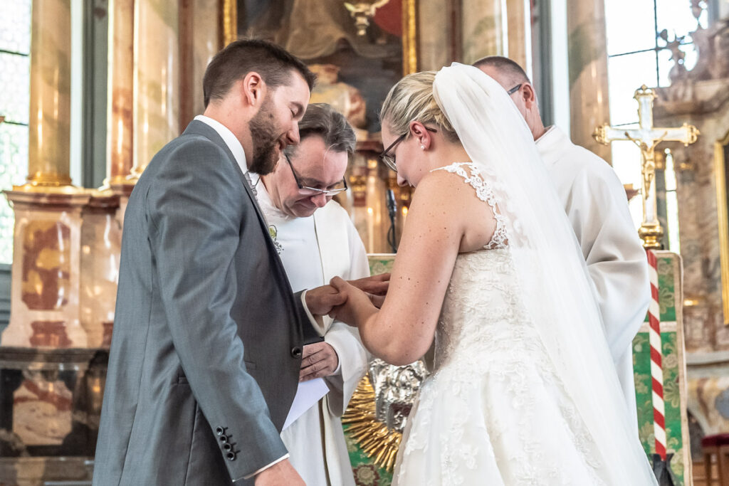 Hochzeit Obwalden Hochzeitsfotograf Zentralschweiz Hochzeitspaar Braut Bräutigam Landenberg Sarnen
