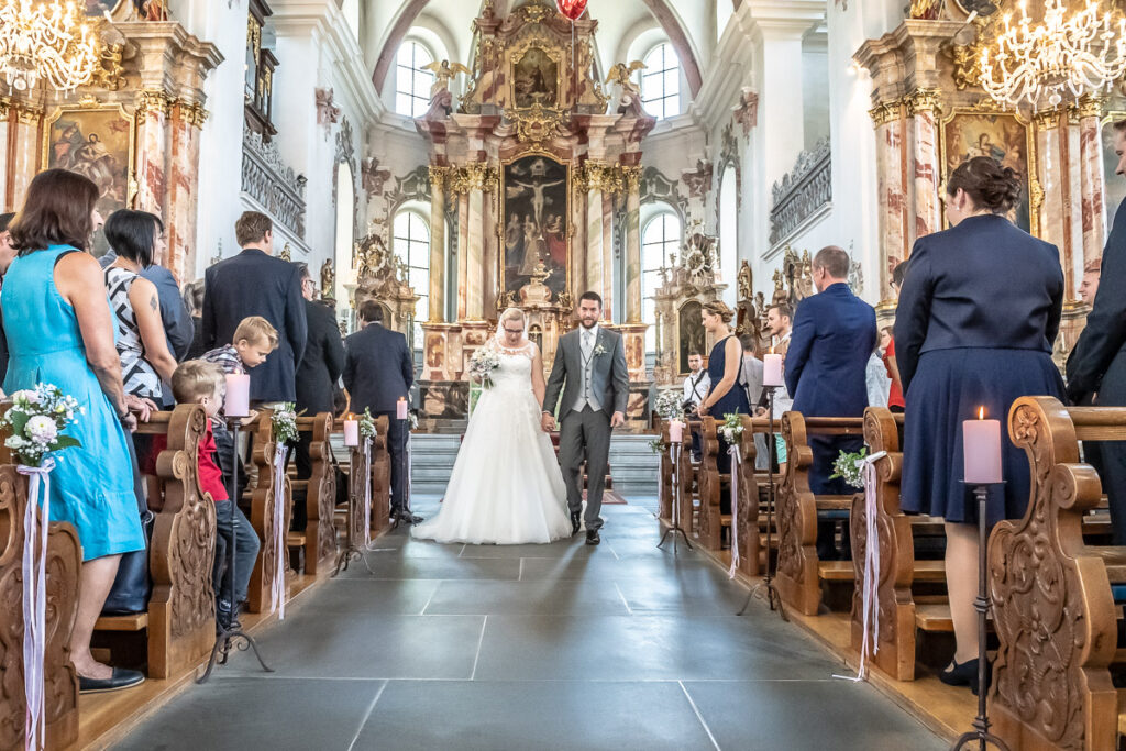 Hochzeit Obwalden Hochzeitsfotograf Zentralschweiz Hochzeitspaar Braut Bräutigam Landenberg Sarnen