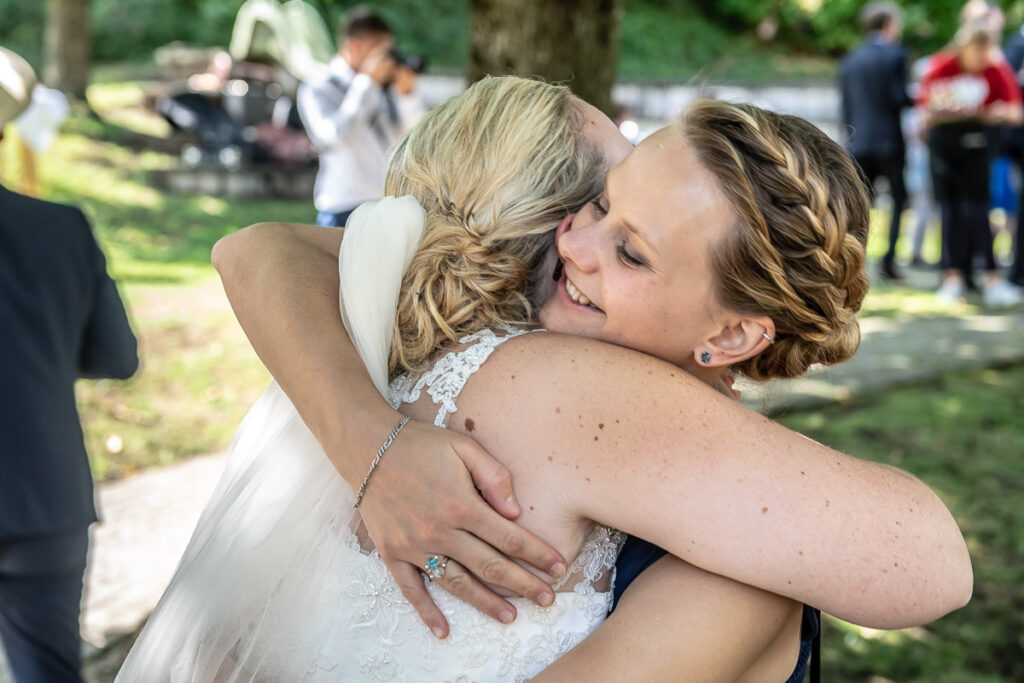 Hochzeit Obwalden Hochzeitsfotograf Zentralschweiz Hochzeitspaar Braut Bräutigam Landenberg Sarnen