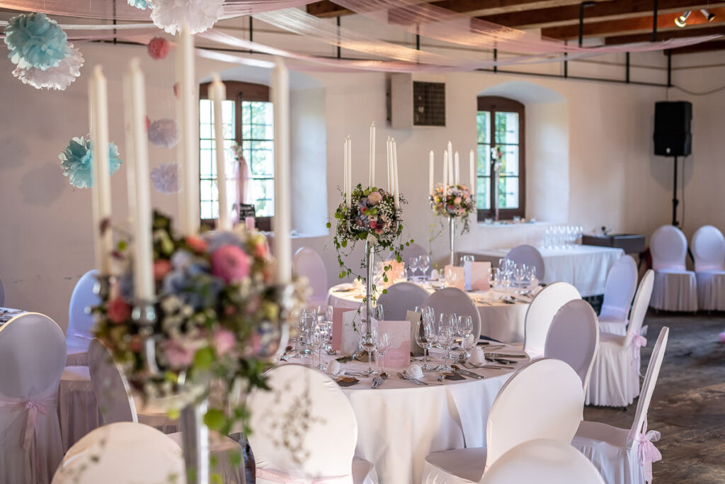 Hochzeit Obwalden Hochzeitsfotograf Zentralschweiz Hochzeitspaar Braut Bräutigam Landenberg Sarnen