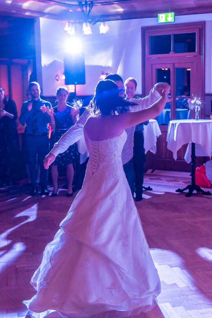 Hochzeit Obwalden Paxomontana Flüeli Ranft Hochzeitsfotograf Hochzeitsfeier Hochzeitspaar Hochzeitstag Sachseln Hochzeitsfotograf Obwalden