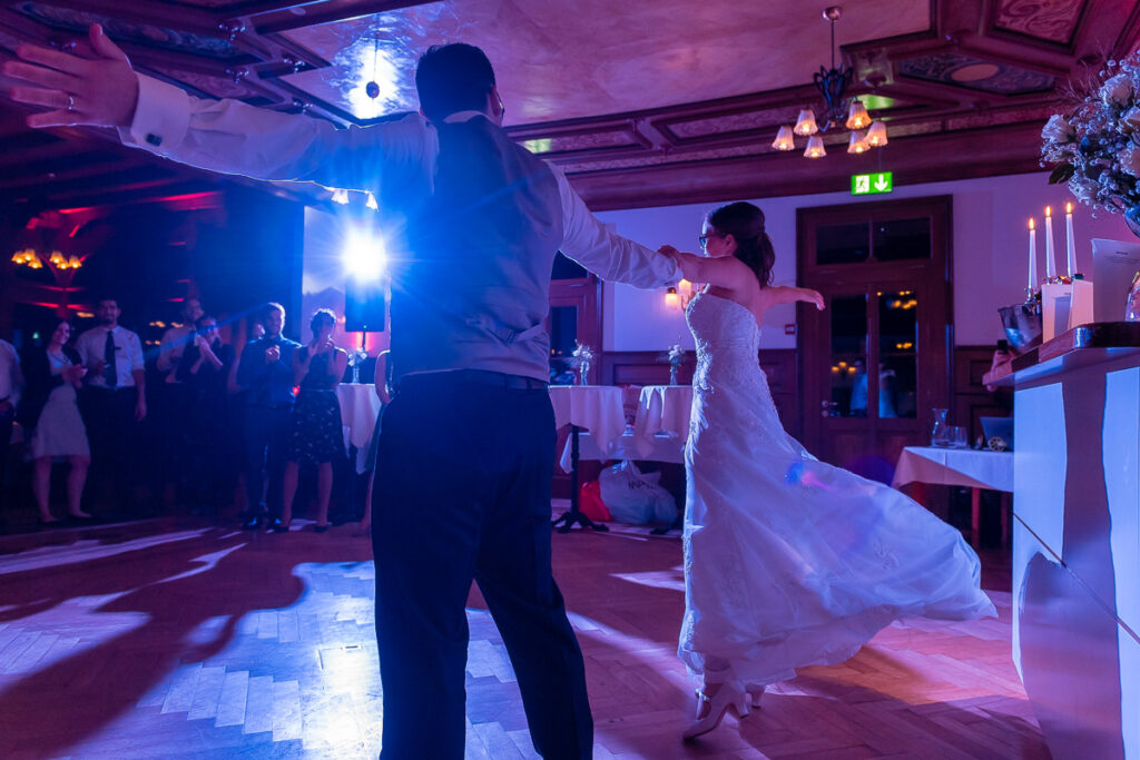 Hochzeit Obwalden Paxomontana Flüeli Ranft Hochzeitsfotograf Hochzeitsfeier Hochzeitspaar Hochzeitstag Sachseln Hochzeitsfotograf Obwalden