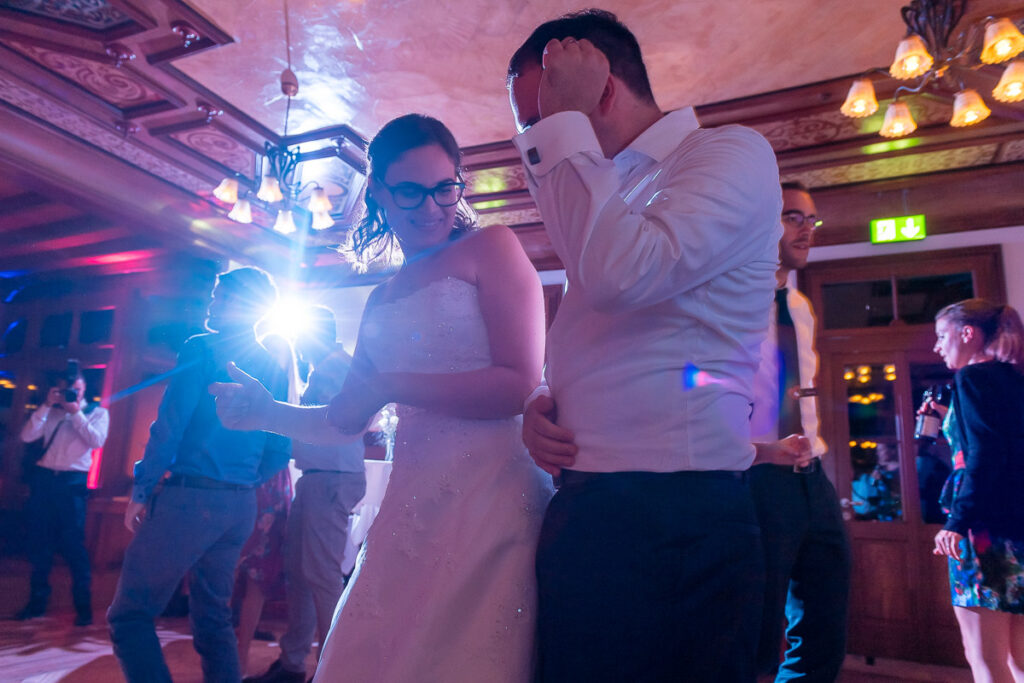 Hochzeit Obwalden Paxomontana Flüeli Ranft Hochzeitsfotograf Hochzeitsfeier Hochzeitspaar Hochzeitstag Sachseln Hochzeitsfotograf Obwalden