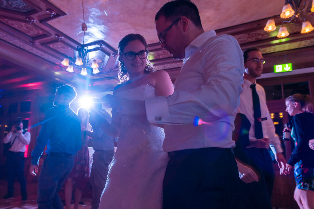 Hochzeit Obwalden Paxomontana Flüeli Ranft Hochzeitsfotograf Hochzeitsfeier Hochzeitspaar Hochzeitstag Sachseln Hochzeitsfotograf Obwalden