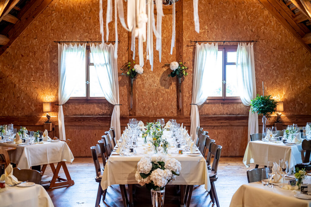 Hochzeit auf Hof Landschi in Küssnacht Kanton Schwyz Hochzeitsfotograf Schwyz