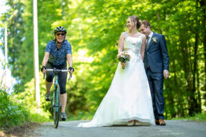 Hochzeit in Ennetmoos Hochzeitsfeier in Flora Alpina in Vitznau Hochzeitsfotograf Luzern Hochzeitsfotograf Nidwalden