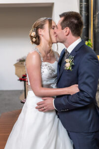 Hochzeit in Ennetmoos Hochzeitsfeier in Flora Alpina in Vitznau Hochzeitsfotograf Luzern Hochzeitsfotograf Nidwalden