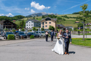 Hochzeit in Ennetmoos Hochzeitsfeier in Flora Alpina in Vitznau Hochzeitsfotograf Luzern Hochzeitsfotograf Nidwalden