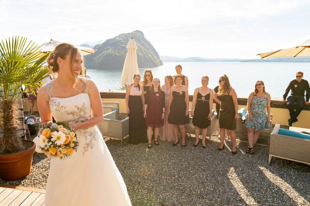 Hochzit in Ennetmoos (Kanton Nidwalden) Hochzeit in Ennetmoos Hochzeitsfeier in Flora Alpina in Vitznau Hochzeitsfotograf Luzern Hochzeitsfotograf Nidwalden