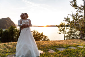 Hochzeit in Ennetmoos Hochzeitsfeier in Flora Alpina in Vitznau Hochzeitsfotograf Luzern Hochzeitsfotograf Nidwalden
