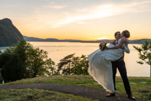 Hochzeit in Ennetmoos Hochzeitsfeier in Flora Alpina in Vitznau Hochzeitsfotograf Luzern Hochzeitsfotograf Nidwalden