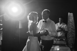 Hochzeit in Ennetmoos Hochzeitsfeier in Flora Alpina in Vitznau Hochzeitsfotograf Luzern Hochzeitsfotograf Nidwalden