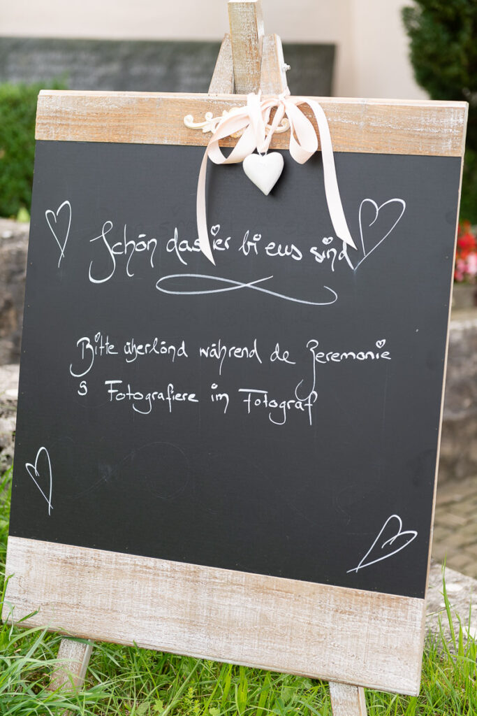 Hochzeit in der Kappelle Sankt NIklausen in Obwalden Hochzeitsfest im Wilerbädli in Wilen Obwalden Hochzeitsfotograf Obwalden