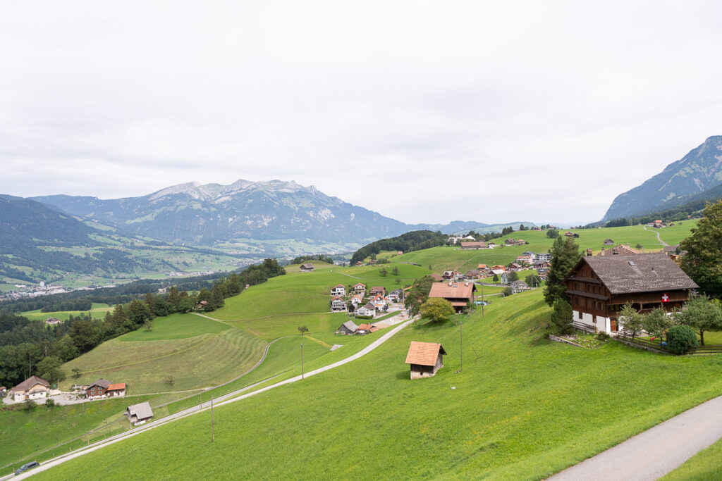 Hochzeit in der Kappelle Sankt NIklausen in Obwalden Hochzeitsfest im Wilerbädli in Wilen Obwalden Hochzeitsfotograf Obwalden