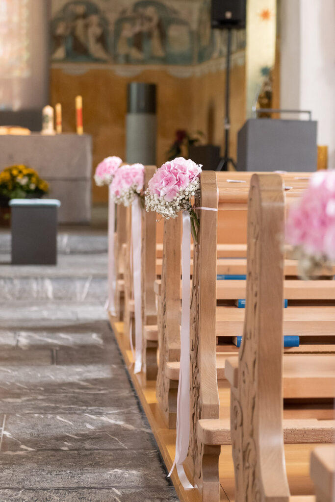 Hochzeit in der Kappelle Sankt NIklausen in Obwalden Hochzeitsfest im Wilerbädli in Wilen Obwalden Hochzeitsfotograf Obwalden