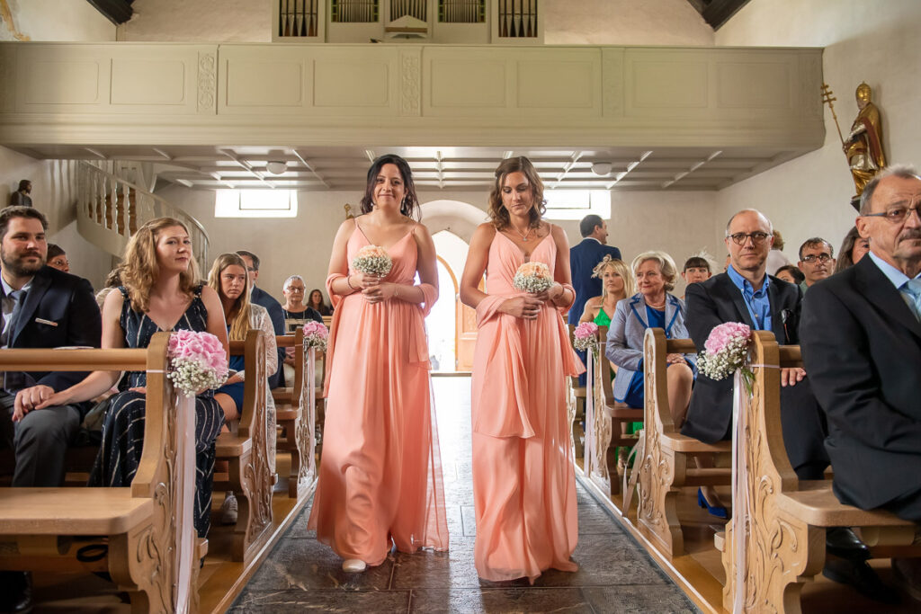 Hochzeit in der Kappelle Sankt NIklausen in Obwalden Hochzeitsfest im Wilerbädli in Wilen Obwalden Hochzeitsfotograf Obwalden