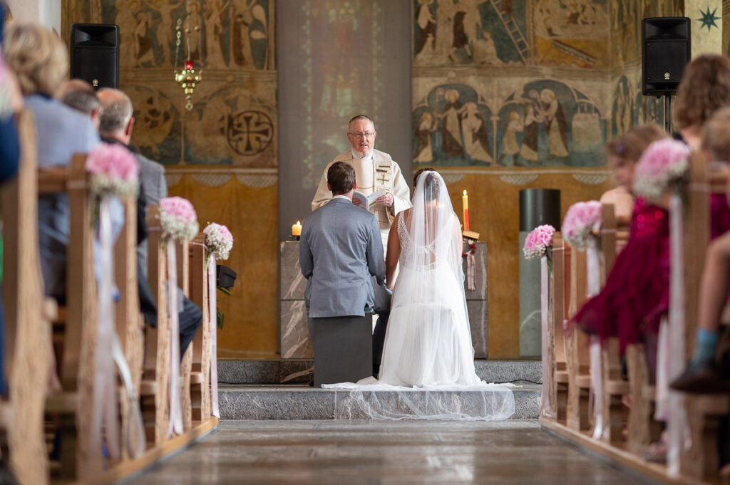 Hochzeit in der Kappelle Sankt NIklausen in Obwalden Hochzeitsfest im Wilerbädli in Wilen Obwalden Hochzeitsfotograf Obwalden