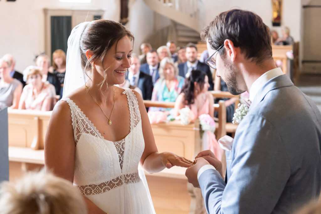 Hochzeit in der Kappelle Sankt NIklausen in Obwalden Hochzeitsfest im Wilerbädli in Wilen Obwalden Hochzeitsfotograf Obwalden