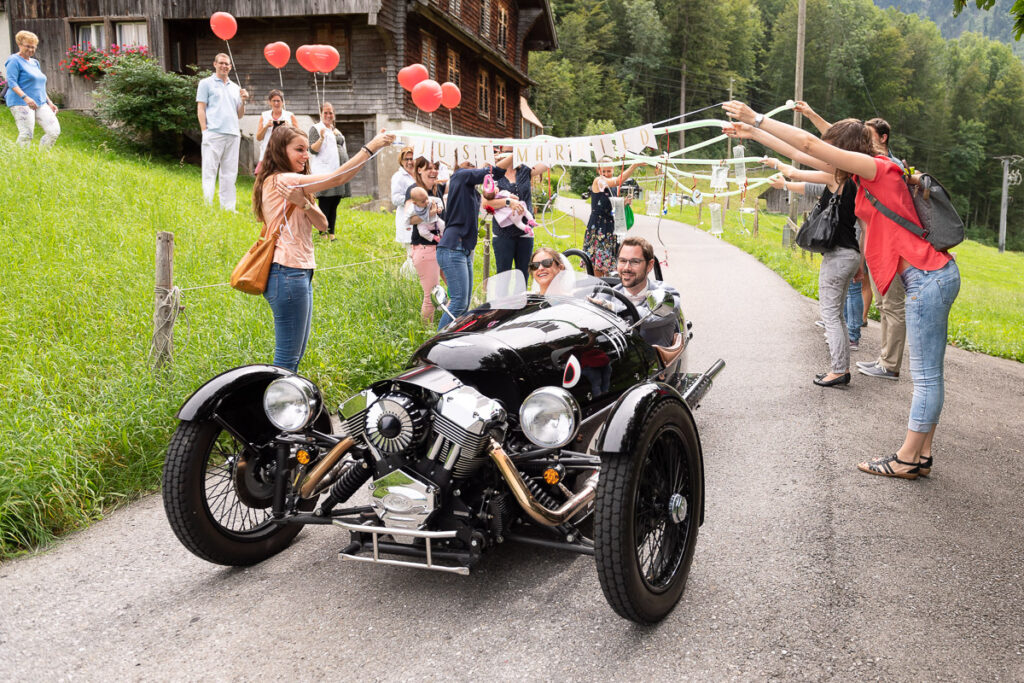 Hochzeit in der Kappelle Sankt NIklausen in Obwalden Hochzeitsfest im Wilerbädli in Wilen Obwalden Hochzeitsfotograf Obwalden