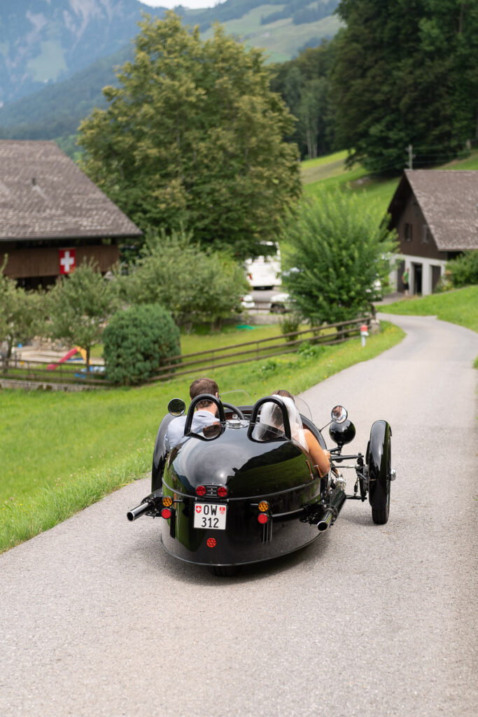 Hochzeit in der Kappelle Sankt NIklausen in Obwalden Hochzeitsfest im Wilerbädli in Wilen Obwalden Hochzeitsfotograf Obwalden