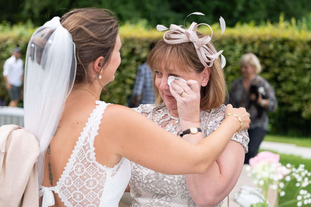 Hochzeit in der Kappelle Sankt NIklausen in Obwalden Hochzeitsfest im Wilerbädli in Wilen Obwalden Hochzeitsfotograf Obwalden