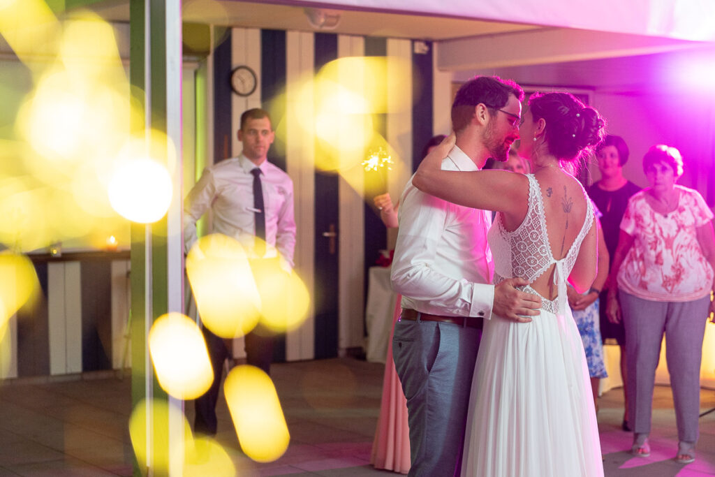 Hochzeit in der Kappelle Sankt NIklausen in Obwalden Hochzeitsfest im Wilerbädli in Wilen Obwalden Hochzeitsfotograf Obwalden