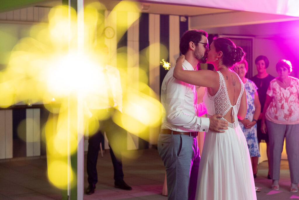 Hochzeit in der Kappelle Sankt NIklausen in Obwalden Hochzeitsfest im Wilerbädli in Wilen Obwalden Hochzeitsfotograf Obwalden
