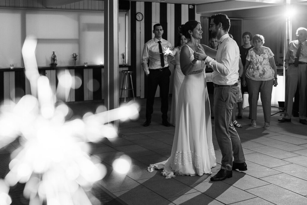 Hochzeit in der Kappelle Sankt NIklausen in Obwalden Hochzeitsfest im Wilerbädli in Wilen Obwalden Hochzeitsfotograf Obwalden