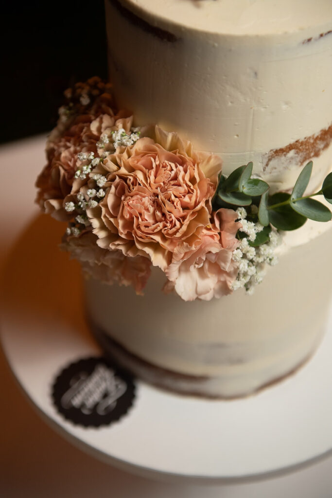 Hochzeit in der Kappelle Sankt NIklausen in Obwalden Hochzeitsfest im Wilerbädli in Wilen Obwalden Hochzeitsfotograf Obwalden