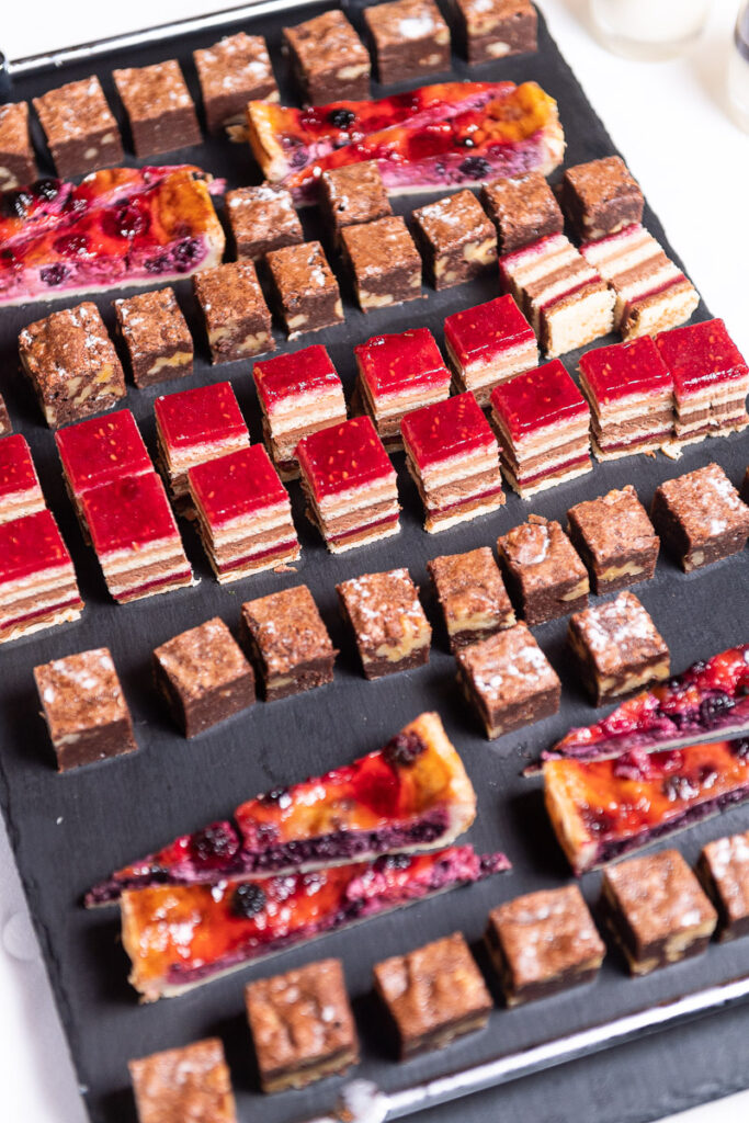 Hochzeit in der Kappelle Sankt NIklausen in Obwalden Hochzeitsfest im Wilerbädli in Wilen Obwalden Hochzeitsfotograf Obwalden