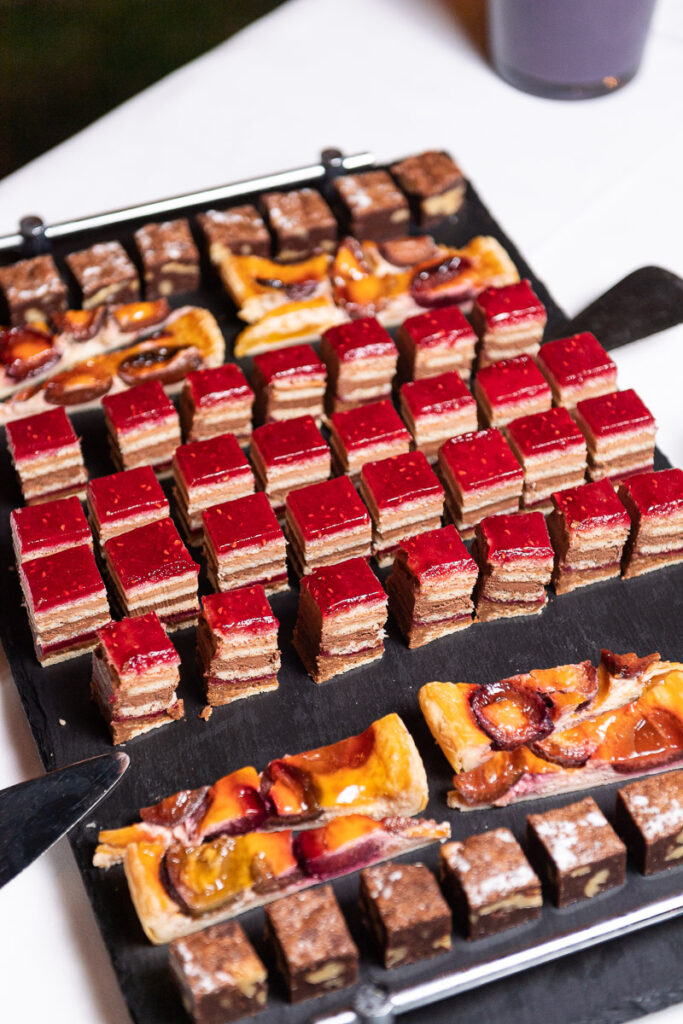Hochzeit in der Kappelle Sankt NIklausen in Obwalden Hochzeitsfest im Wilerbädli in Wilen Obwalden Hochzeitsfotograf Obwalden