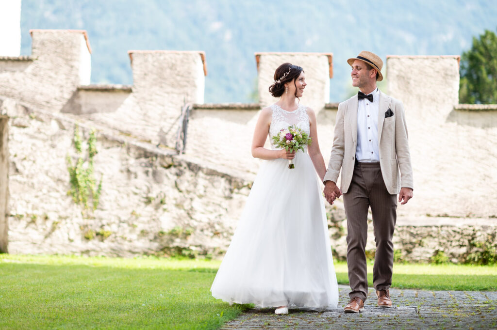 Hochzeit-Uri-Lodge–Seedorf Hochzeit in St Martin Kirche in Altdorf Hochzeitsfeier in Company Lodge Seedorf Fotoshooting im Schloss A Pro und Seedorf Hochzeitsfotograf Uri