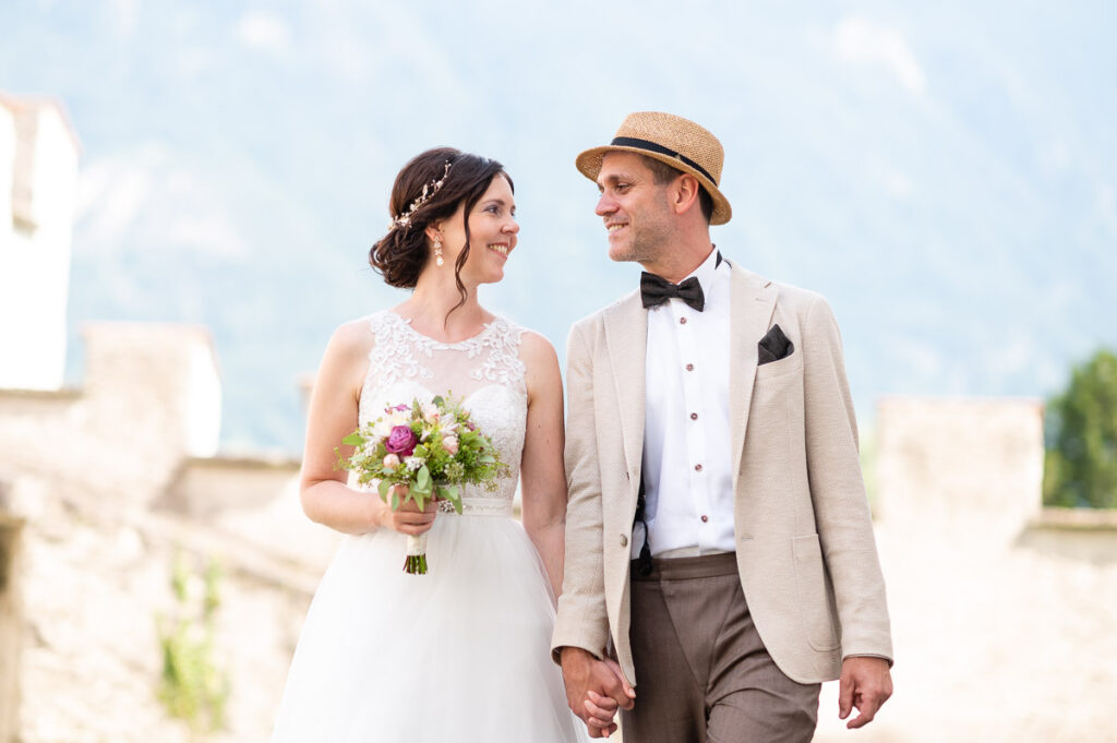 Hochzeit-Uri-Lodge–Seedorf Hochzeit in St Martin Kirche in Altdorf Hochzeitsfeier in Company Lodge Seedorf Fotoshooting im Schloss A Pro und Seedorf Hochzeitsfotograf Uri