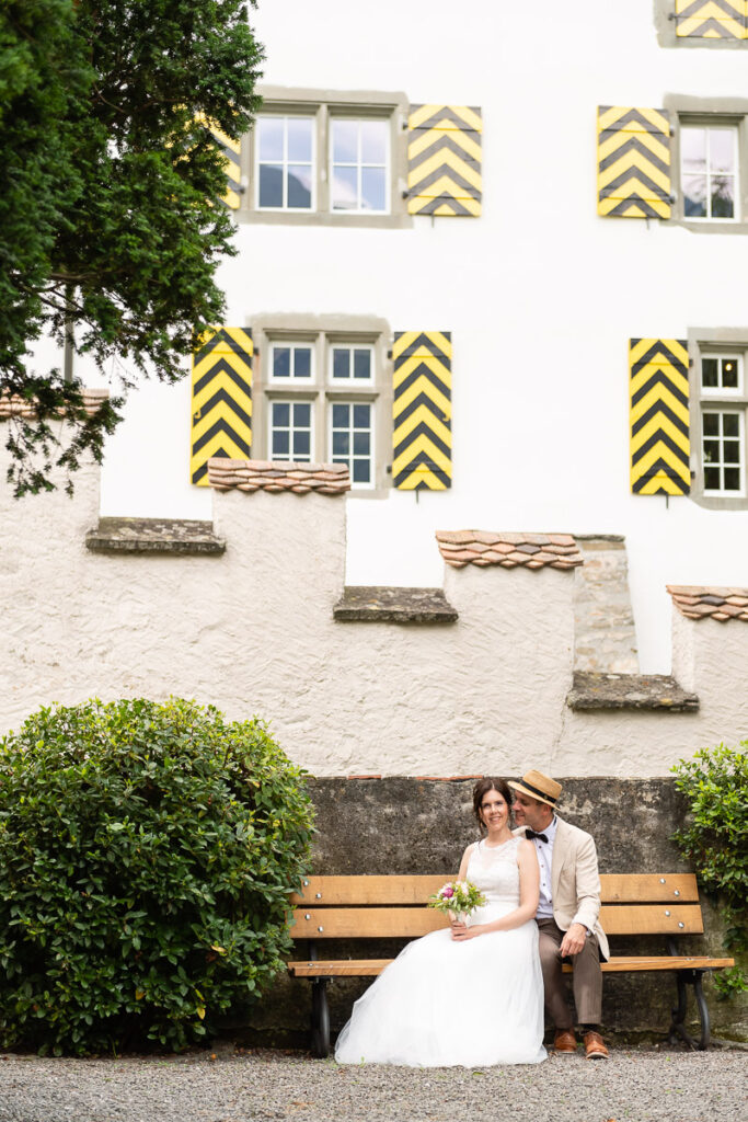 Hochzeit-Uri-Lodge–Seedorf Hochzeit in St Martin Kirche in Altdorf Hochzeitsfeier in Company Lodge Seedorf Fotoshooting im Schloss A Pro und Seedorf Hochzeitsfotograf Uri