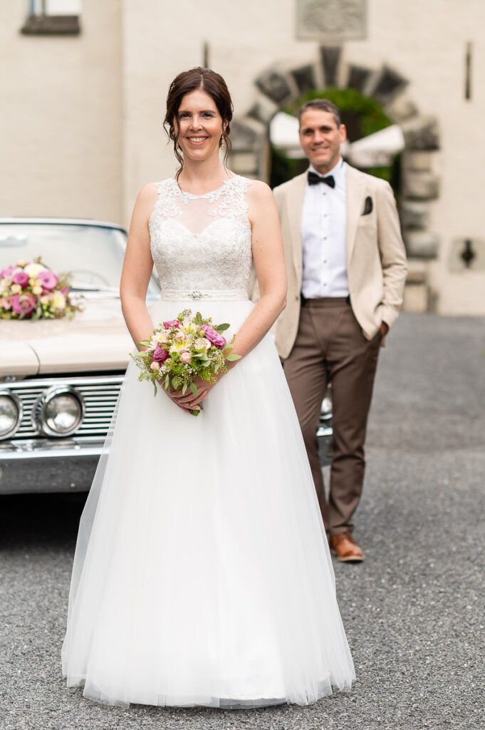 Hochzeit-Uri-Lodge–Seedorf Hochzeit in St Martin Kirche in Altdorf Hochzeitsfeier in Company Lodge Seedorf Fotoshooting im Schloss A Pro und Seedorf Hochzeitsfotograf Uri