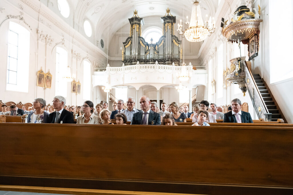 Hochzeit-Uri-Lodge–Seedorf Hochzeit in St Martin Kirche in Altdorf Hochzeitsfeier in Company Lodge Seedorf Fotoshooting im Schloss A Pro und Seedorf Hochzeitsfotograf Uri