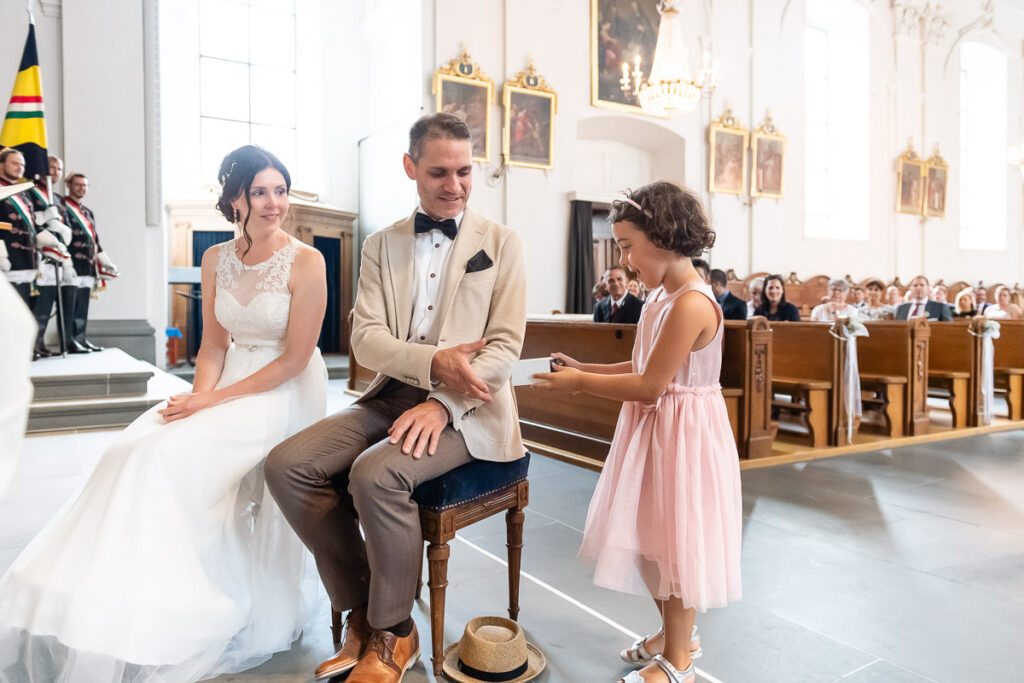Hochzeit-Uri-Lodge–Seedorf Hochzeit in St Martin Kirche in Altdorf Hochzeitsfeier in Company Lodge Seedorf Fotoshooting im Schloss A Pro und Seedorf Hochzeitsfotograf Uri