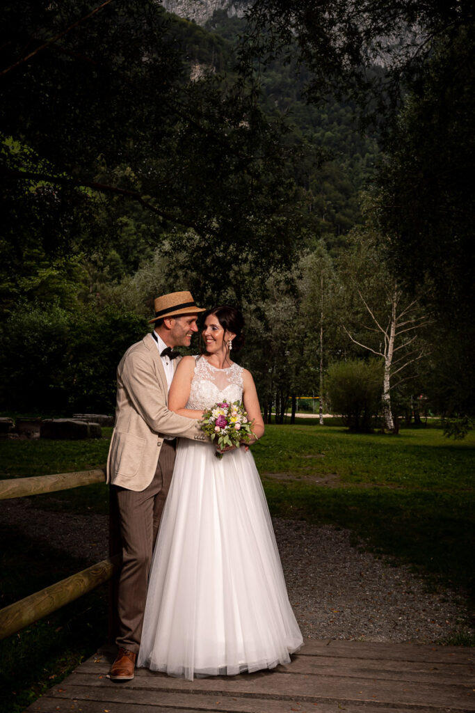 Hochzeit-Uri-Lodge–Seedorf Hochzeit in St Martin Kirche in Altdorf Hochzeitsfeier in Company Lodge Seedorf Fotoshooting im Schloss A Pro und Seedorf Hochzeitsfotograf Uri