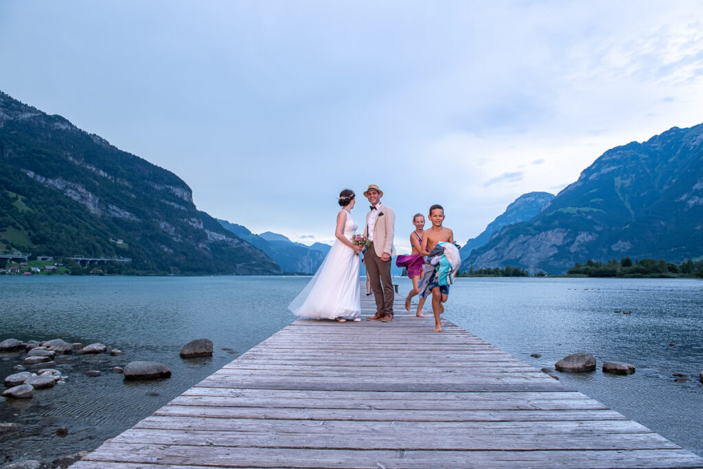 Hochzeit-Uri-Lodge–Seedorf Hochzeit in St Martin Kirche in Altdorf Hochzeitsfeier in Company Lodge Seedorf Fotoshooting im Schloss A Pro und Seedorf Hochzeitsfotograf Uri