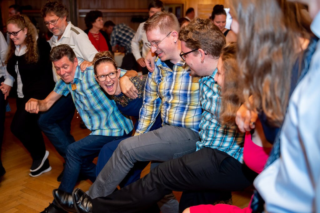 Hochzeit in Niederrickenbach in Dallenwil Kanton Nidwalden Hochzeitsfeier im Schlüssel in Dallenwil Hochzeitsfotograf Obwalden Nidwalden