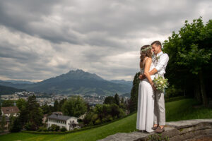 Hochzeitsshooting im Dreilindenpark Luzern beim Konservatorium