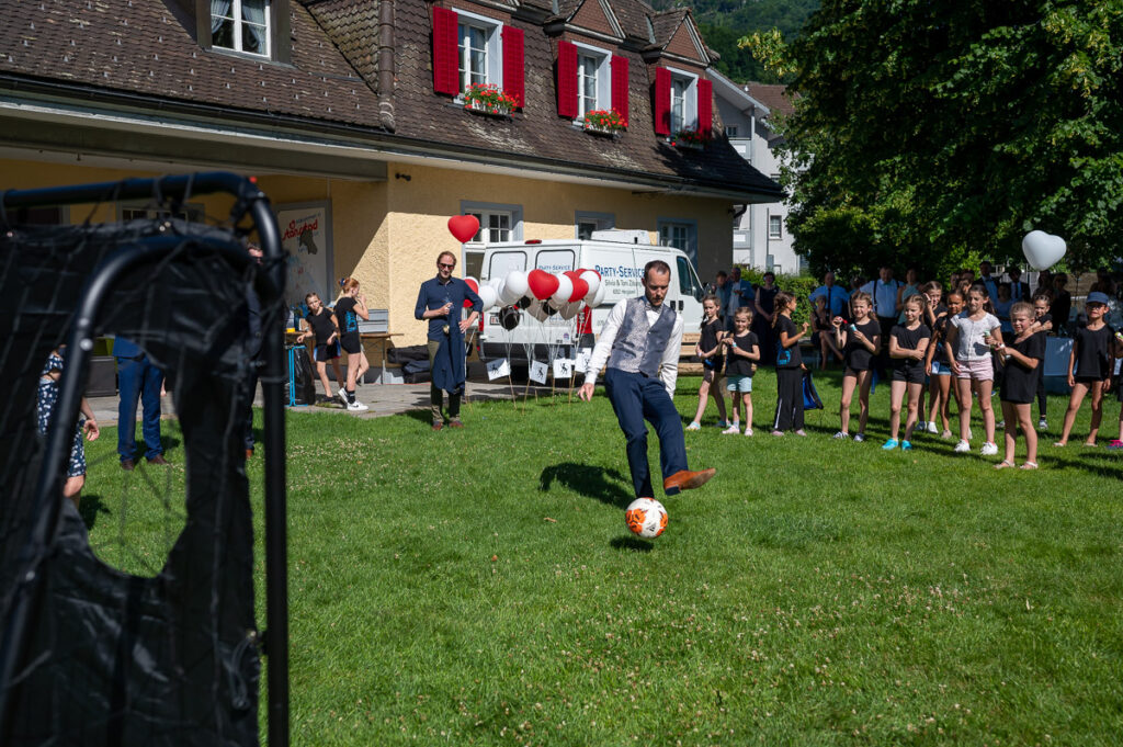Hochzeit in der reformierten Kirche in Hergiswil Nidwalden Hochzeitsfeier im Engel in Stans