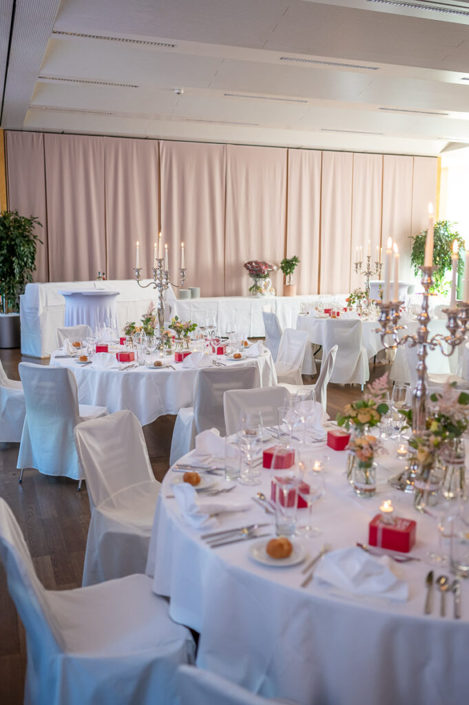 Hochzeit in der reformierten Kirche in Hergiswil Nidwalden Hochzeitsfeier im Engel in Stans