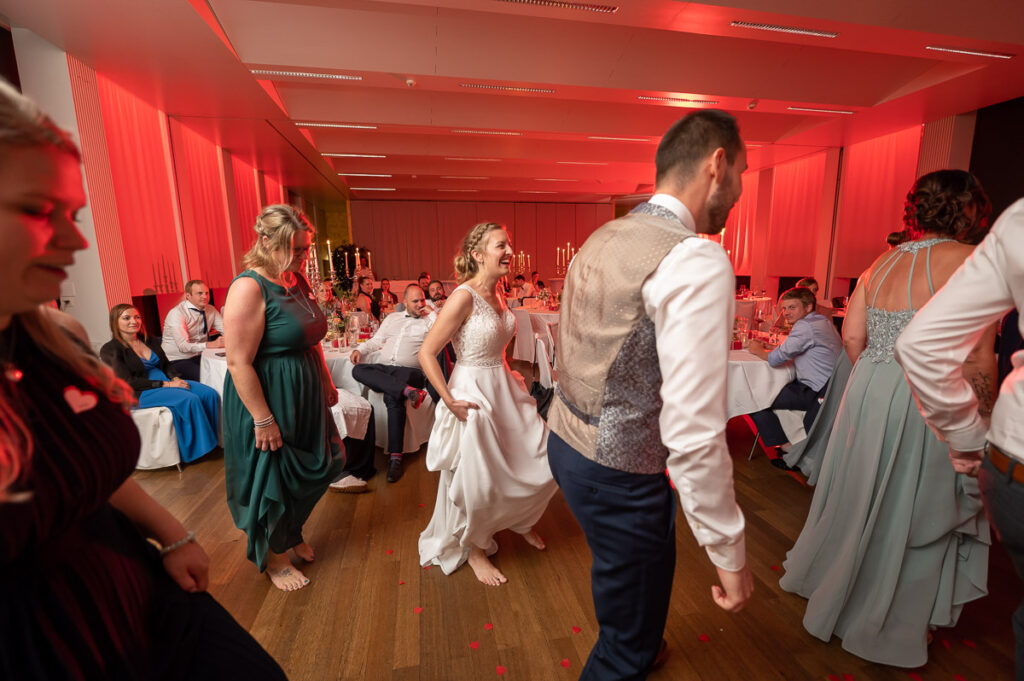 Hochzeit in der reformierten Kirche in Hergiswil Nidwalden Hochzeitsfeier im Engel in Stans